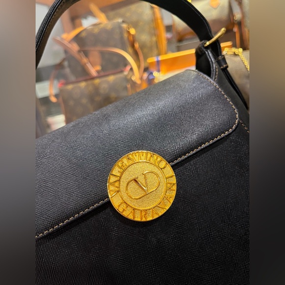 100% Authentic black VALENTINO GARAVANI medal motif vintage purse from Japan - Picture 2 of 10